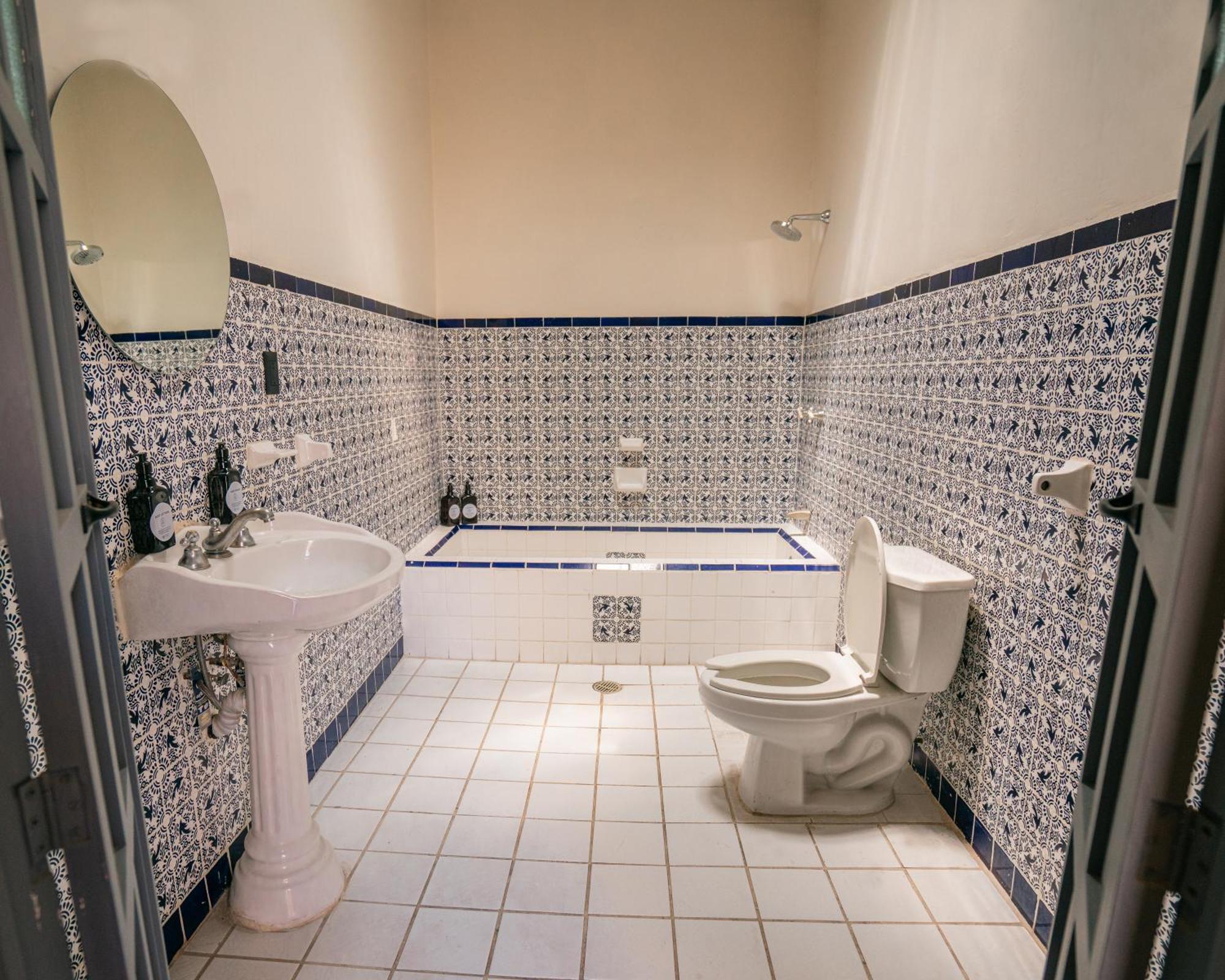 Coliving Chingon Hostel Гуадалахара Екстериор снимка